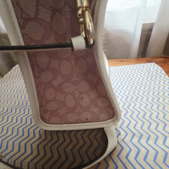 Coach Dempsey carryall in signature pink tote purse - Picture 14 of 16